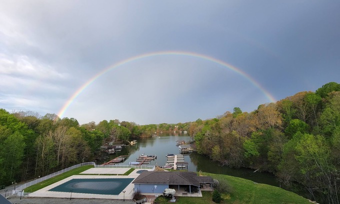 North Shore Condominio | Cozy condo on Smith Mountain Lake