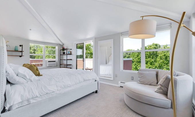 Glenwood Grove - North Iris Condominio | Cozy condo with sunny rooftop Patio -Perfect outdoor Oasis in Heart of Boulder