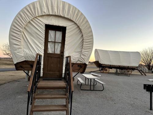 South Oklahoma City Casa | Cozy Conestoga Covered Wagon for 6 on Oklahoma Farm, for Memorable Glamping Vacations