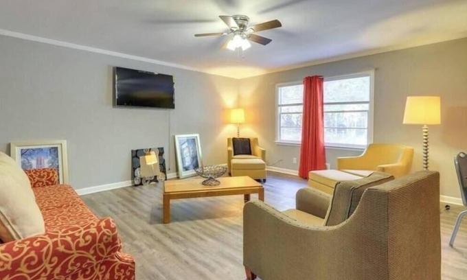 Macon Casa | Cozy & Convenient Macon Home ~ 3 Mi to Town!
