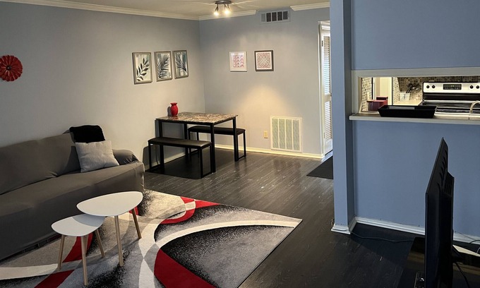Hillcrest Apartamento | Cozy, convenient, perfect for long-term and working travelers