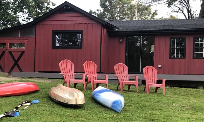 Copake Lake Cabina | Cozy Copake Lake Cabin