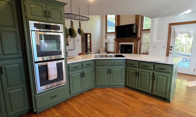 Carl Junction Casa | Cozy Copper Oaks !! Lake Views !! 7Bed 3.5 Bath with Full Basement