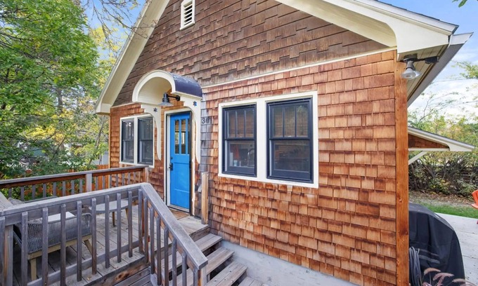 Bozeman Cabaña | Cozy Cottage 1 Block to Main St