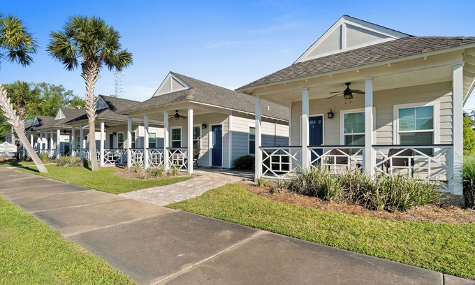 Port St. Joe Cabaña | Cozy Cottage 3 of 6 by Pool|2BR | Grill | Near Bay and Marina