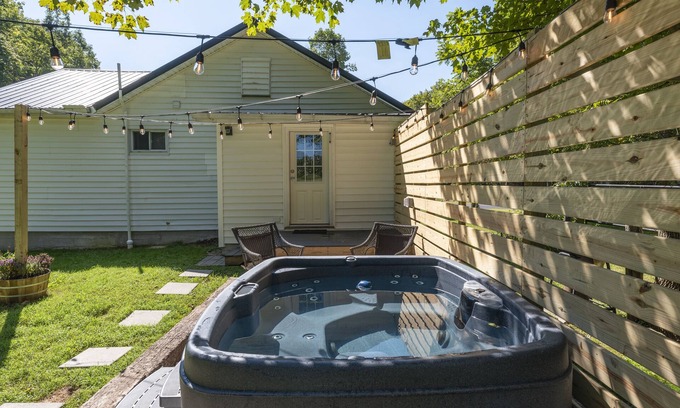 Laurelville Cabaña | Cozy Cottage 5 minutes from Rock House!