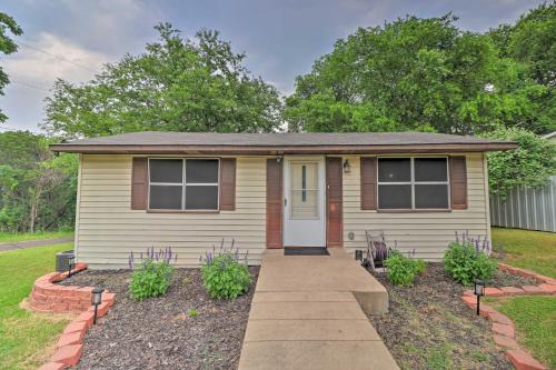 Belton Casa | Cozy Cottage about 1 Mi to Stillhouse Hollow Lake
