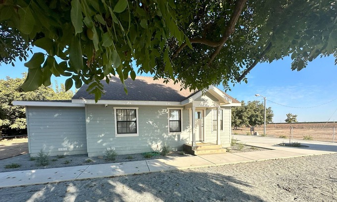 Visalia Cabaña | Cozy Cottage at Shakey 4 Ranch