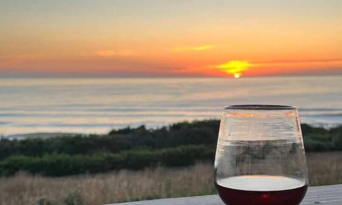Oregon Coast Cabaña | Cozy Cottage at the Beach near Yachats! Dog Friendly and Free EV Charging!