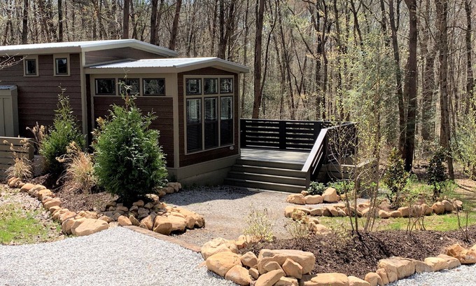 Monteagle Cabina | Cozy Cottage at The Retreat at Deer Lick Falls