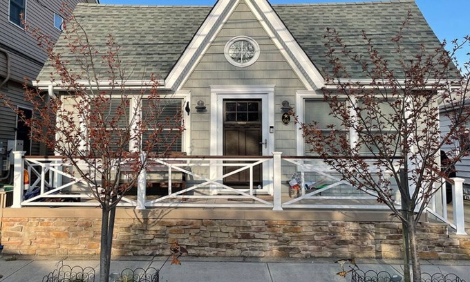 Point Lookout Cabaña | Cozy Cottage by the Beach at the Point!