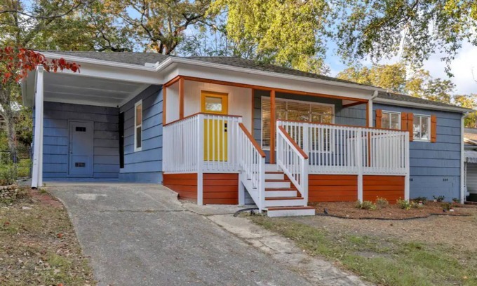 Birmingham Cabaña | Cozy Cottage Downtown ~ Near Protective