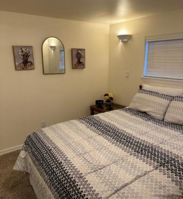 Kimberly Casa | Cozy Cottage House A with Carport