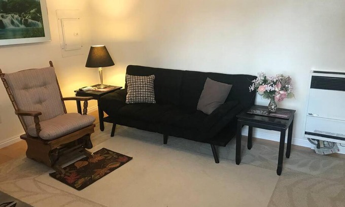 Kimberly Casa | Cozy Cottage House B with Double Carport