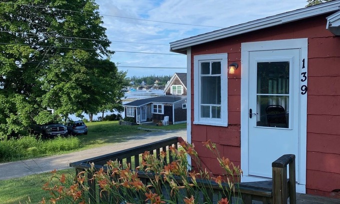 Bass Harbor Cabaña | Cozy Cottage in Bass Harbor, Maine next to Acadia National Park