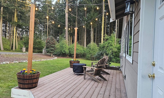 Oak Harbor Cabaña | Cozy cottage in charming Oak Harbor with WiFi