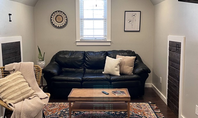 Florence Apartamento | Cozy Cottage in DT Florence, AL.