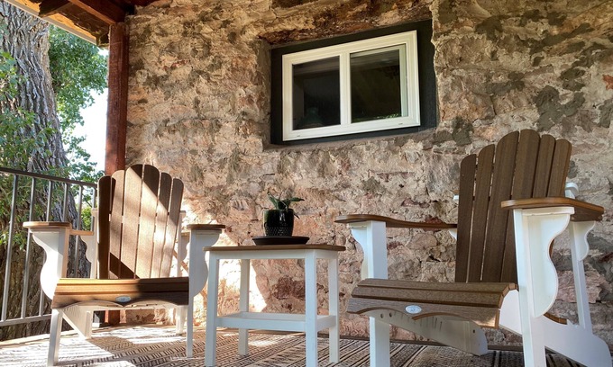 Hartville Cabaña | Cozy Cottage in Hartville, Guernsey State Park