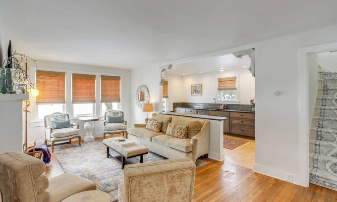 Milan Casa | Cozy Cottage in Historic Village: Near Cedar Point