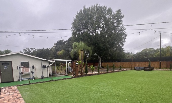 Greater Northdale Casa | Cozy cottage in Lutz.Country feel only 15 mins from Tampa international airport