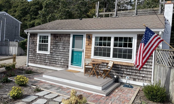 Provincetown Cabaña | Cozy Cottage in the East End
