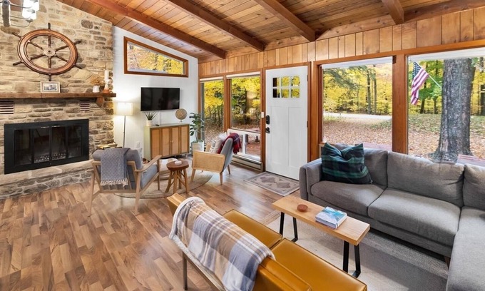 Gills Rock Cabaña | Cozy Cottage in the woods of Northern Door County