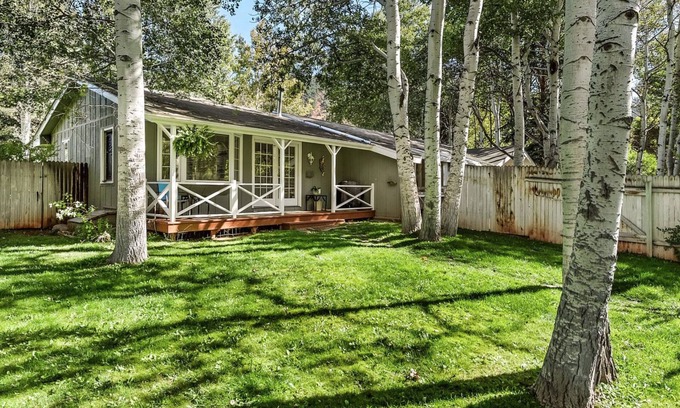Snowmass Village Cabaña | Cozy cottage near bus stop, skiing & Aspen