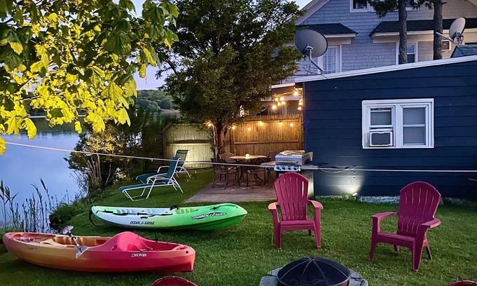 Montauk Cabaña | Cozy cottage on Fort Pond Lake.