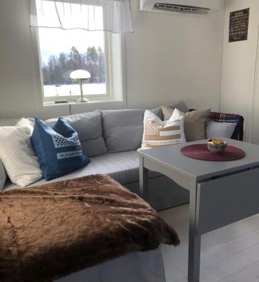 Herrang Apartamento | Cozy cottage on horse farm in Bollnäs