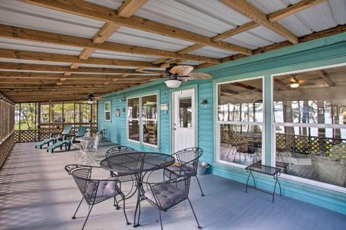 Avinger Casa | Cozy Cottage on Lake O The Pines with Lake Views!