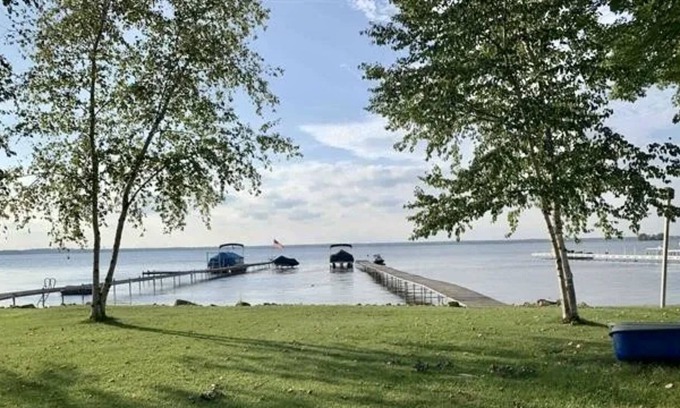 Shawano Cabaña | Cozy Cottage on Shawano Lake