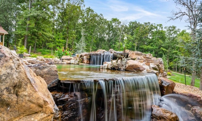 Branson Cabaña | Private Hot Tub and Fire Pit - COZY COTTAGE