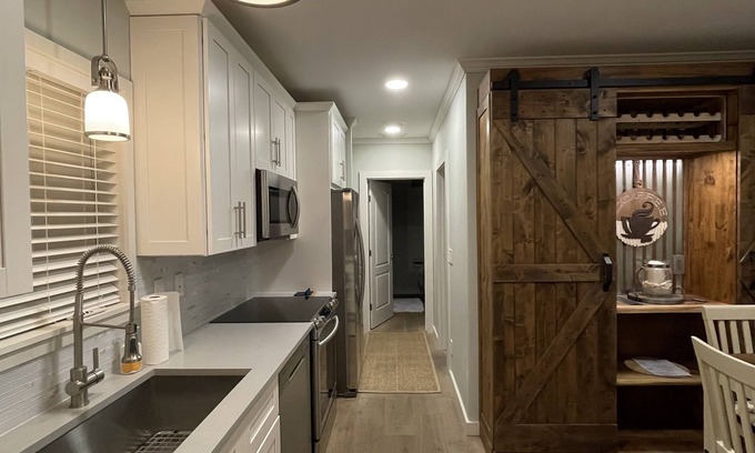 North Naples Cabaña | Cozy Cottage Vacation is ready Just for YOU