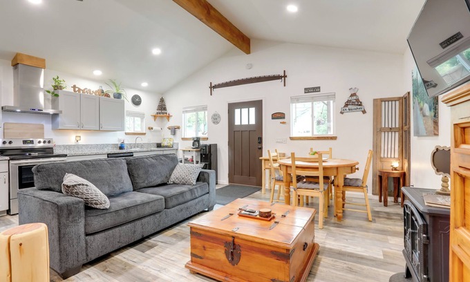 Placerville Apartamento | Cozy Cottage w/ Park Pass, 1 Mi to Jenkinson Lake!