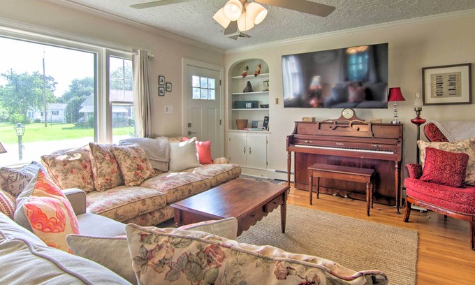 Cambridge Cabaña | Cozy Cottage w/Yard < .2 Mi to Choptank River