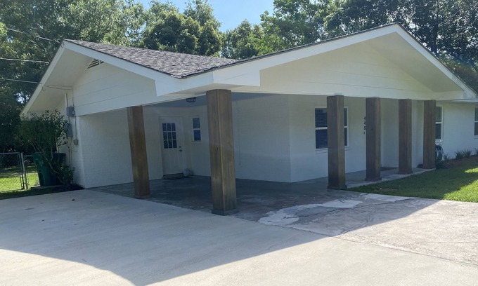 Waveland Cabaña | Cozy Cottage - Welcome 5 min from the beach & 10 min to Bay St Louis