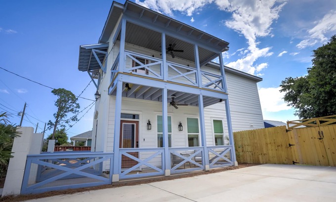 Ono Island Casa | Cozy cottage with a bohemian flare. Pet friendly!