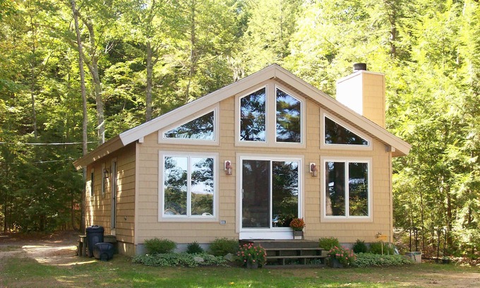 Bridgton Cabaña | Cozy cottage with excellent views and shallow-entry waterfront on Long Lake.