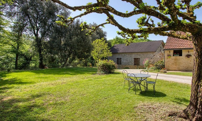 Carlux Apartamento | Casa rural con jardín, barbacoa, WiFi, aire acondicionado y mascotas permitidas en el corazón de Dordogne