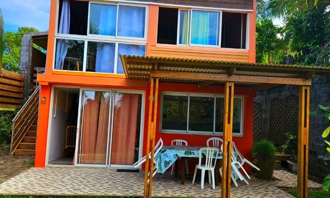 Les Avirons Chalet De Esquí | Acogedora casa de campo con vistas panorámicas