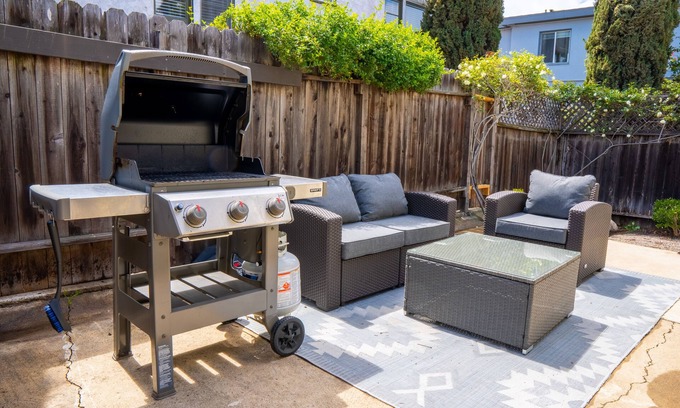 Golden Hill Cabaña | Cozy Cottage with Private Backyard - 1 mi away from Downtown/Gaslamp/Balboa Park