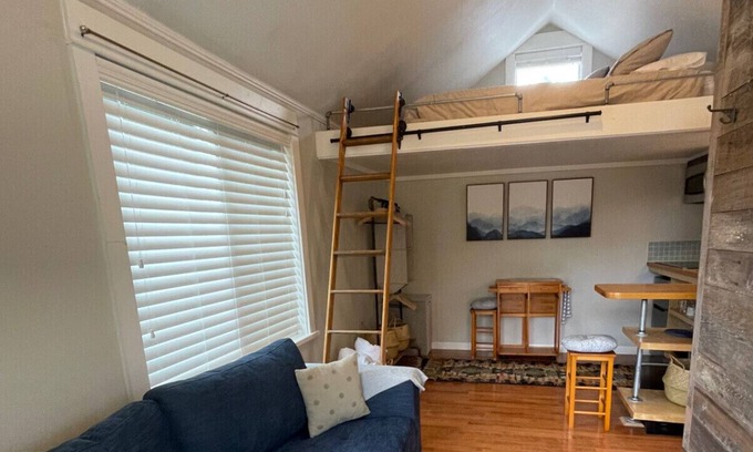 Alberta Arts District Cabaña | Cozy Cottage with private patio in Alberta Arts District