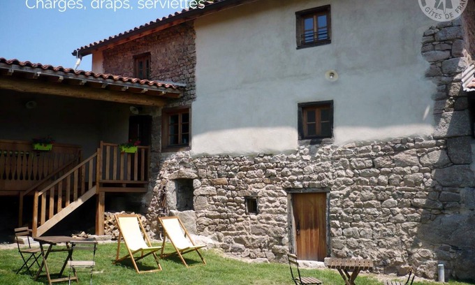 Palogneux Cabaña | Gîte de charme avec poêle à bois, jardin privatif et proche de stations de ski