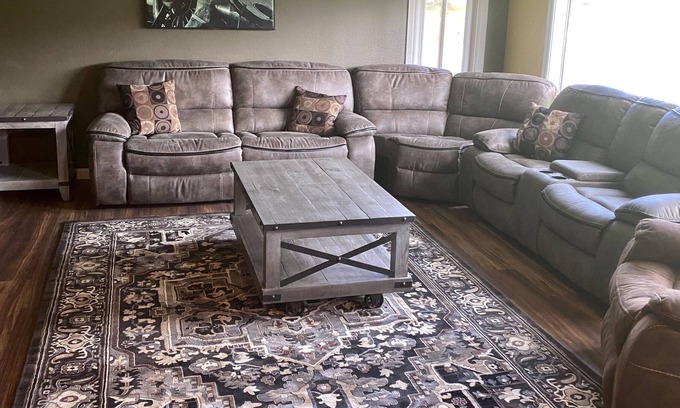 Heise Casa | Cozy, Country Home-Beautiful Setting & Recreation