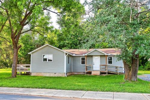 Maiden Casa | Cozy Country Home with Room for Entire Family