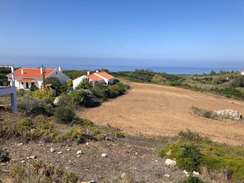 Azoia Casa | Cozy Country House near Beaches