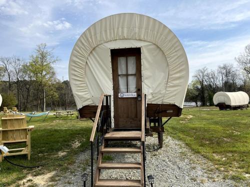 Lillington Casa | Cozy Covered Wagon for Four on Cape Fear River, Lillington, for Glamping in North Carolina