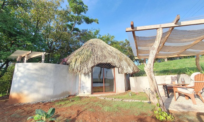Mariato Cama Y Desayuno | Cozy, cozy cabins, abundant breakfast, valley views, 1 km from the sea.