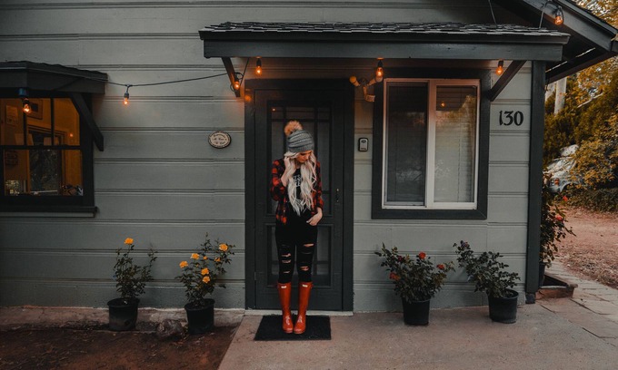 Sedona Cabina | Cozy Creekside Glamping in a Funky Studio Cabin in Oak Creek Canyon, Sedona AZ