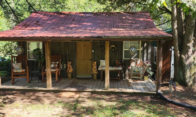 Vonore Cabina | Cozy & Creekside-Rustic Elegance Meets Adventure-Citico Creek